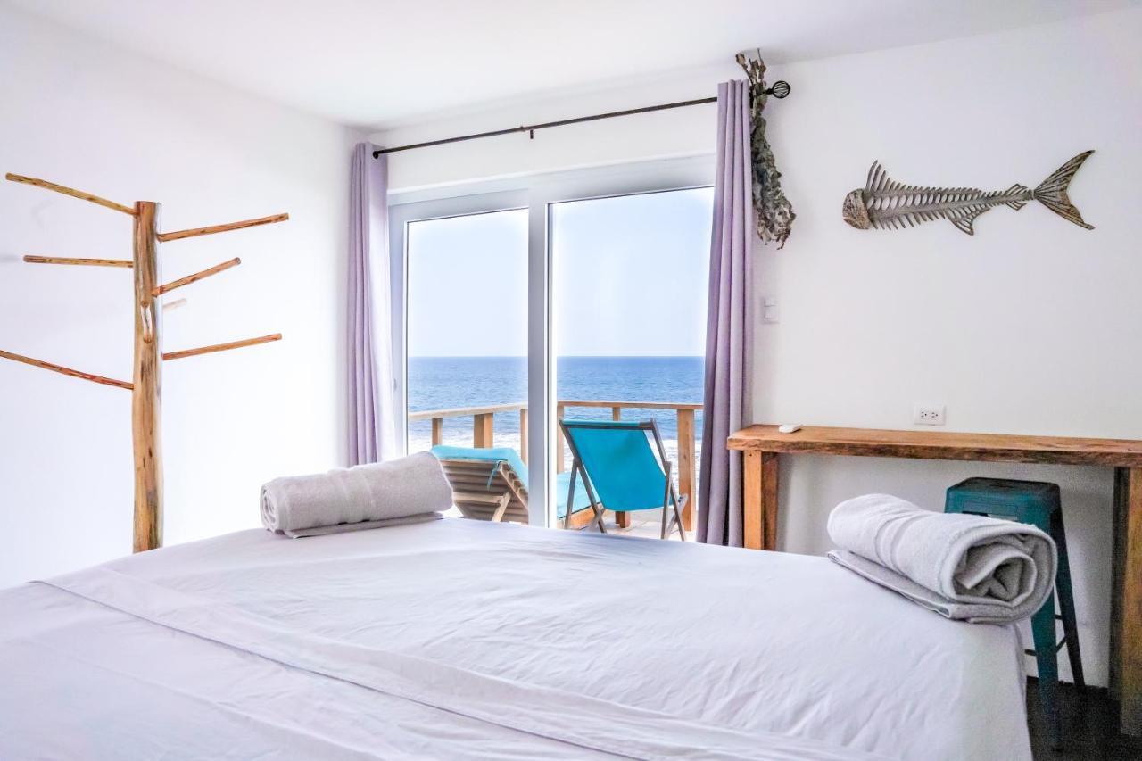 Black Sand Beachhouse Монтерико Екстериор снимка