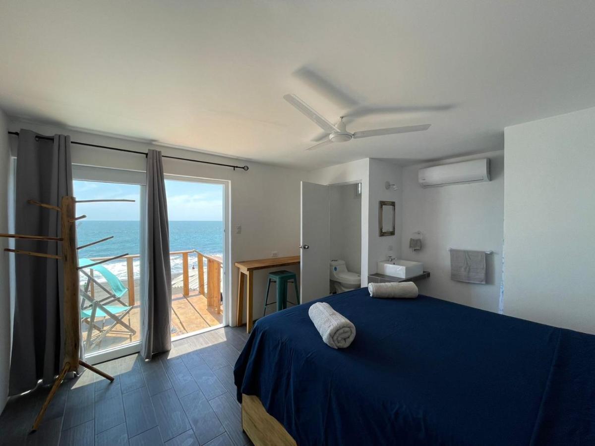 Black Sand Beachhouse Монтерико Екстериор снимка