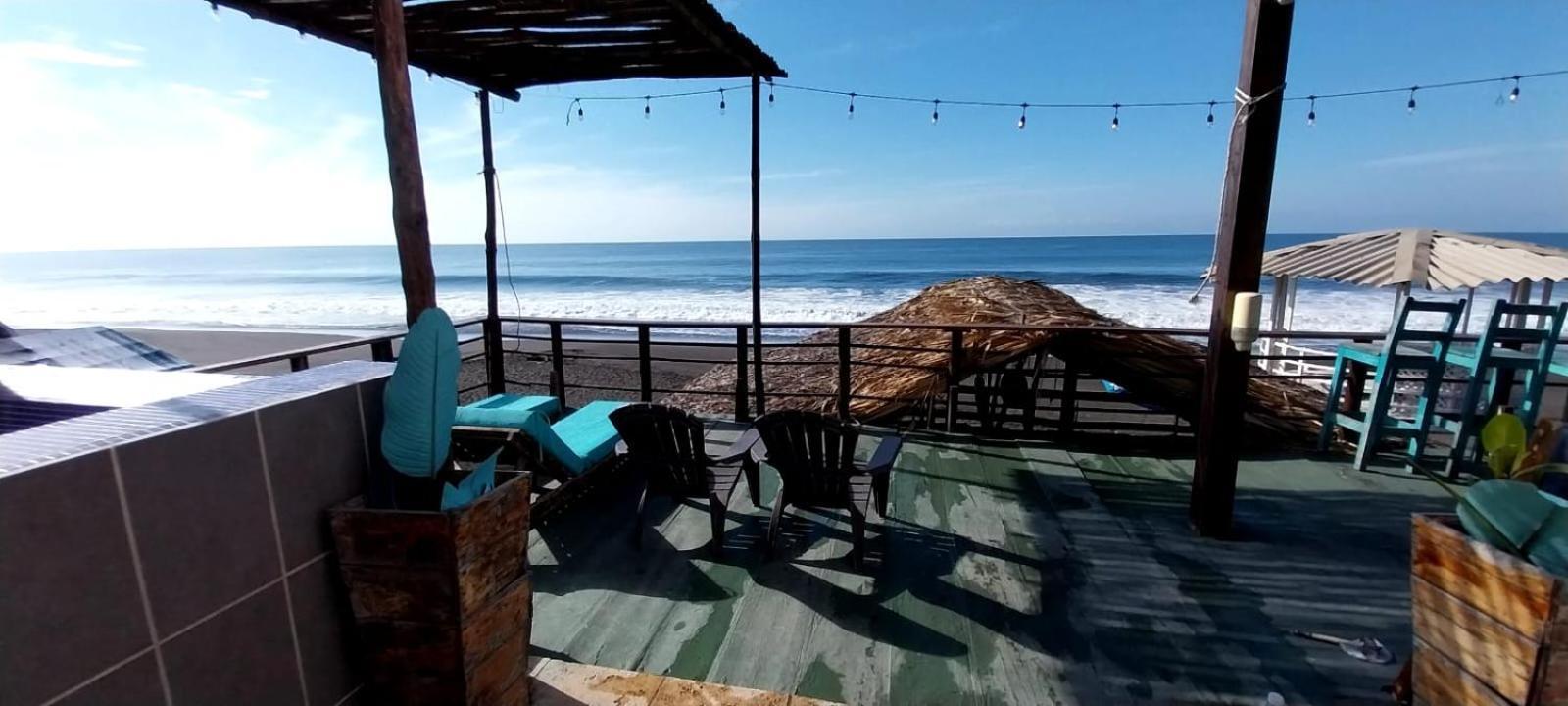 Black Sand Beachhouse Монтерико Екстериор снимка