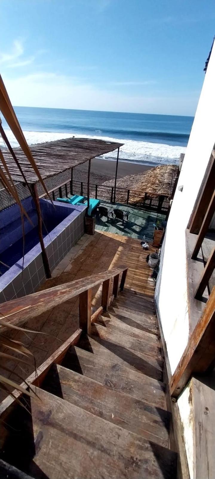 Black Sand Beachhouse Монтерико Екстериор снимка