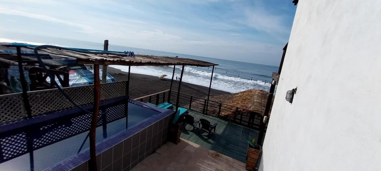 Black Sand Beachhouse Монтерико Екстериор снимка
